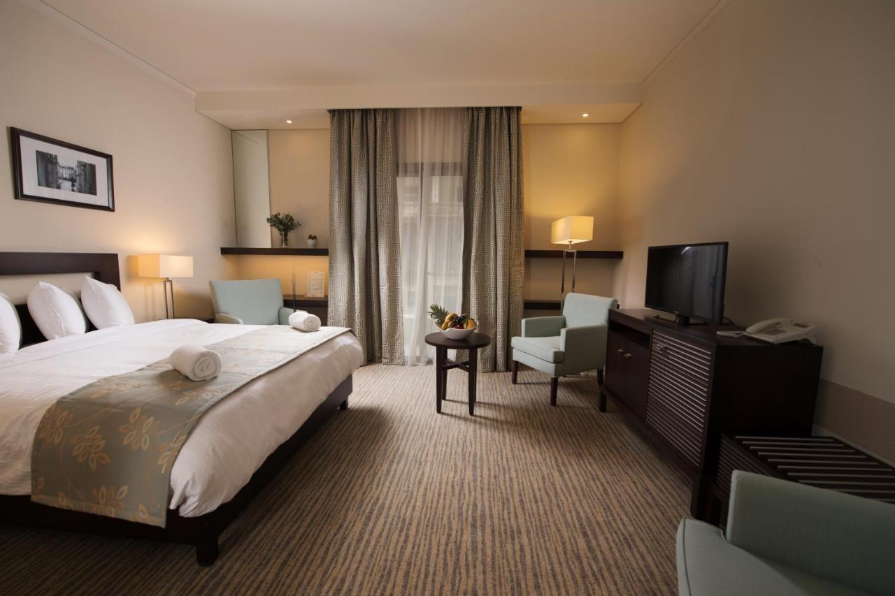 The Parisian Hotel Beirut Exterior photo
