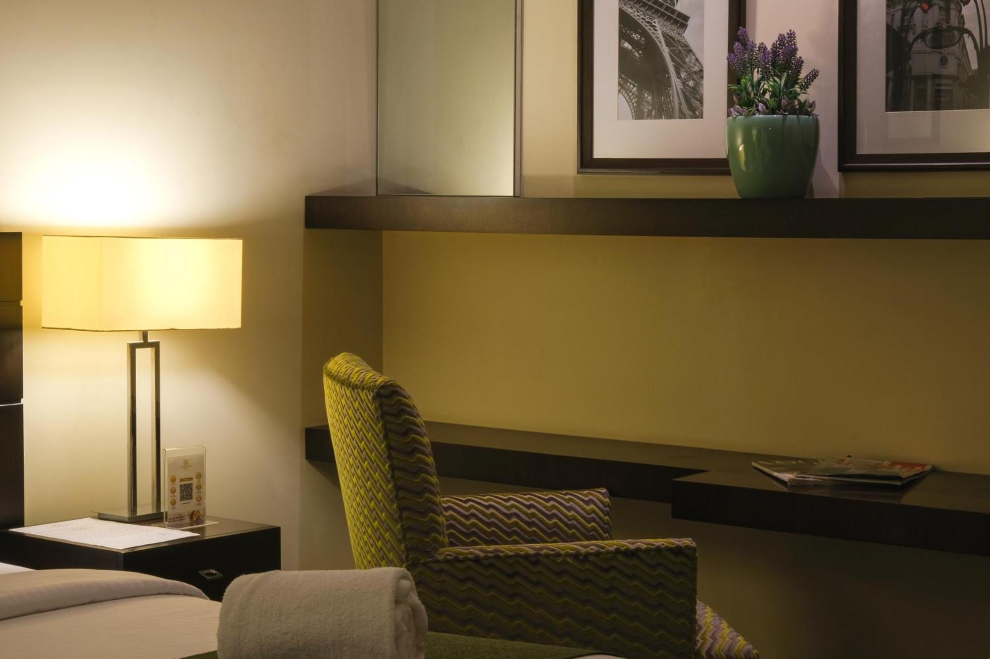 The Parisian Hotel Beirut Exterior photo
