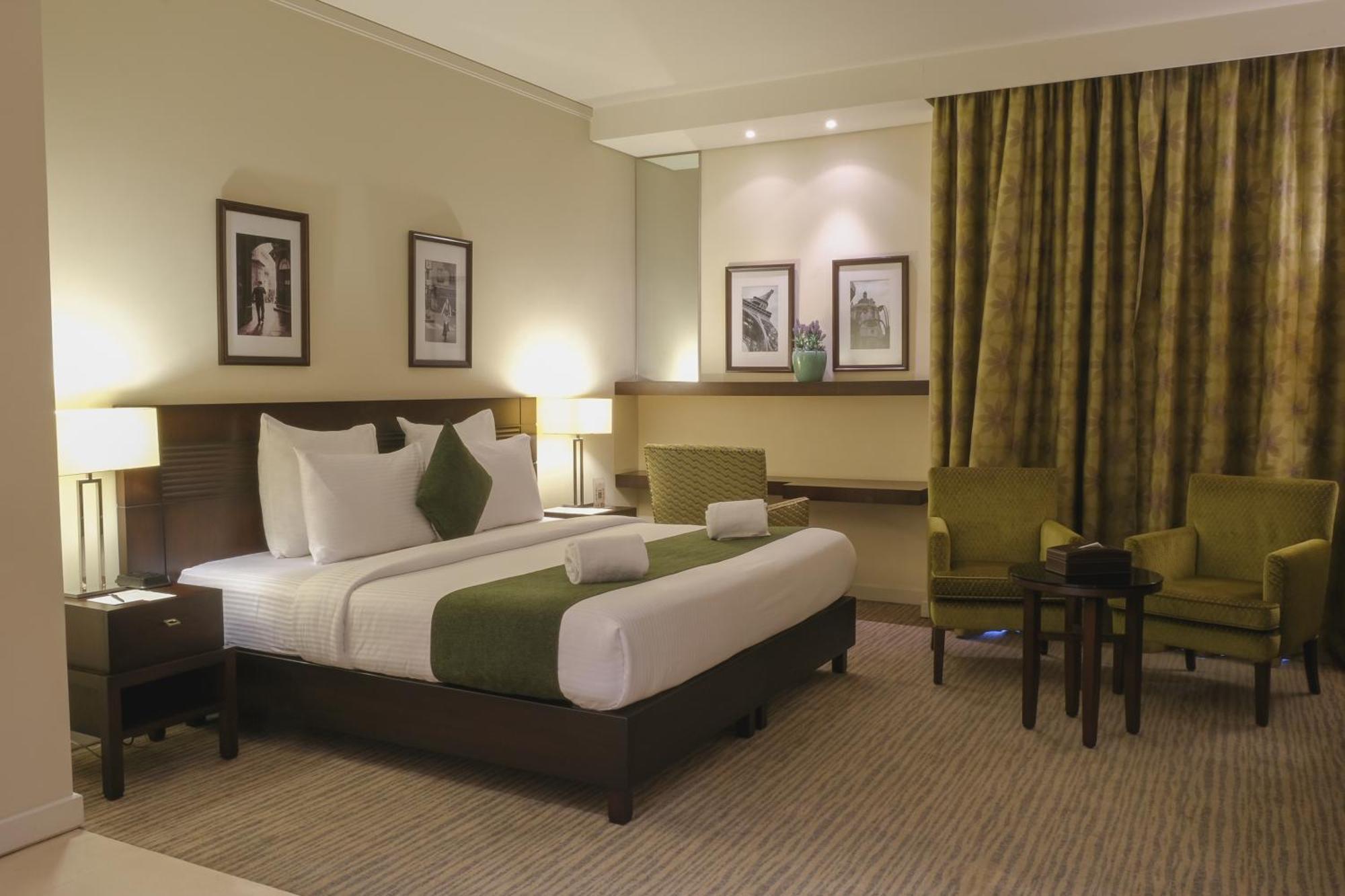 The Parisian Hotel Beirut Exterior photo